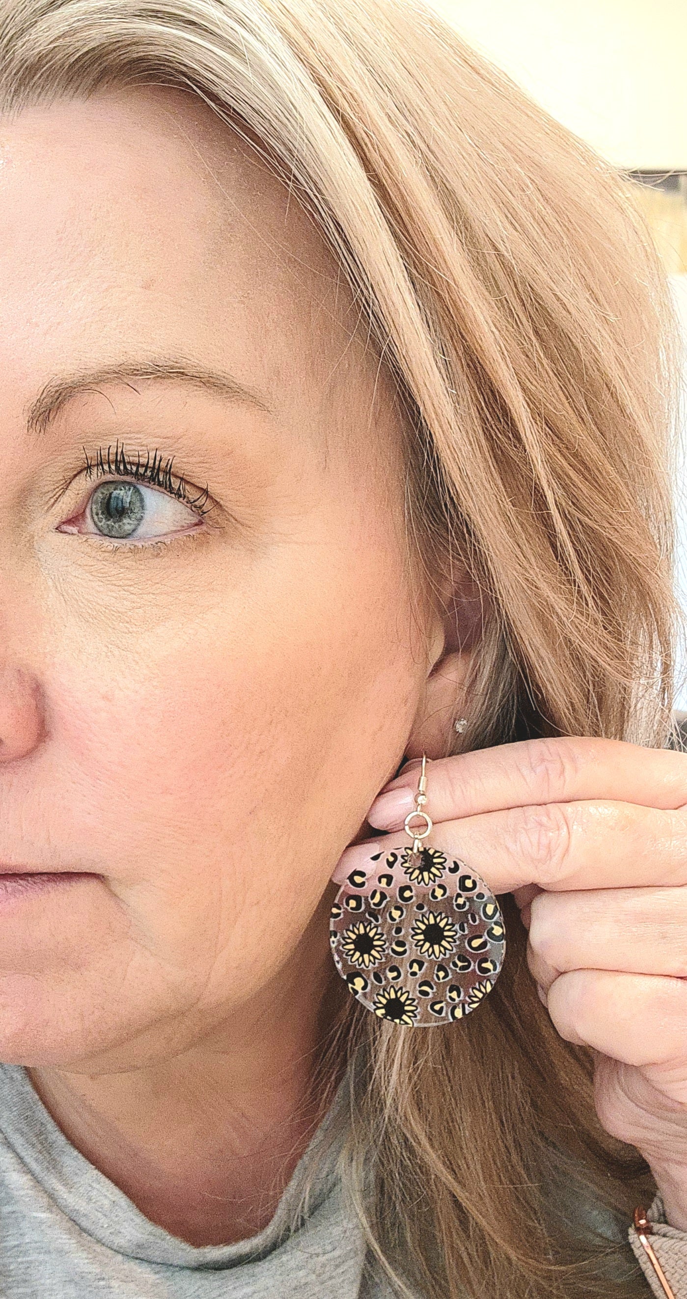 🌼 "Wildflower Vibes" - Daisy Leopard Print Earrings