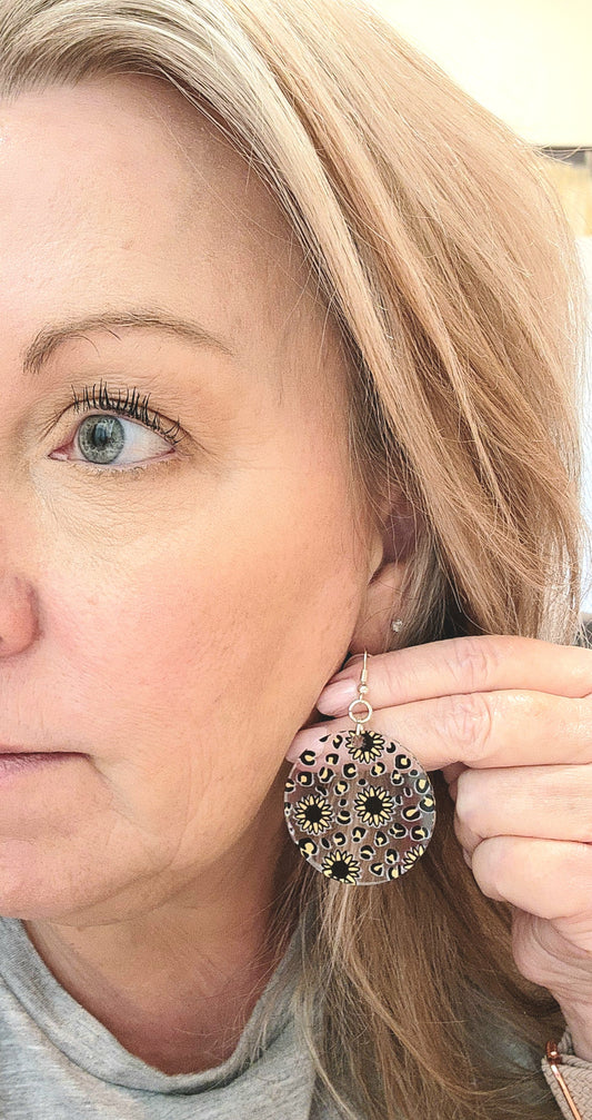 🌼 "Wildflower Vibes" - Daisy Leopard Print Earrings