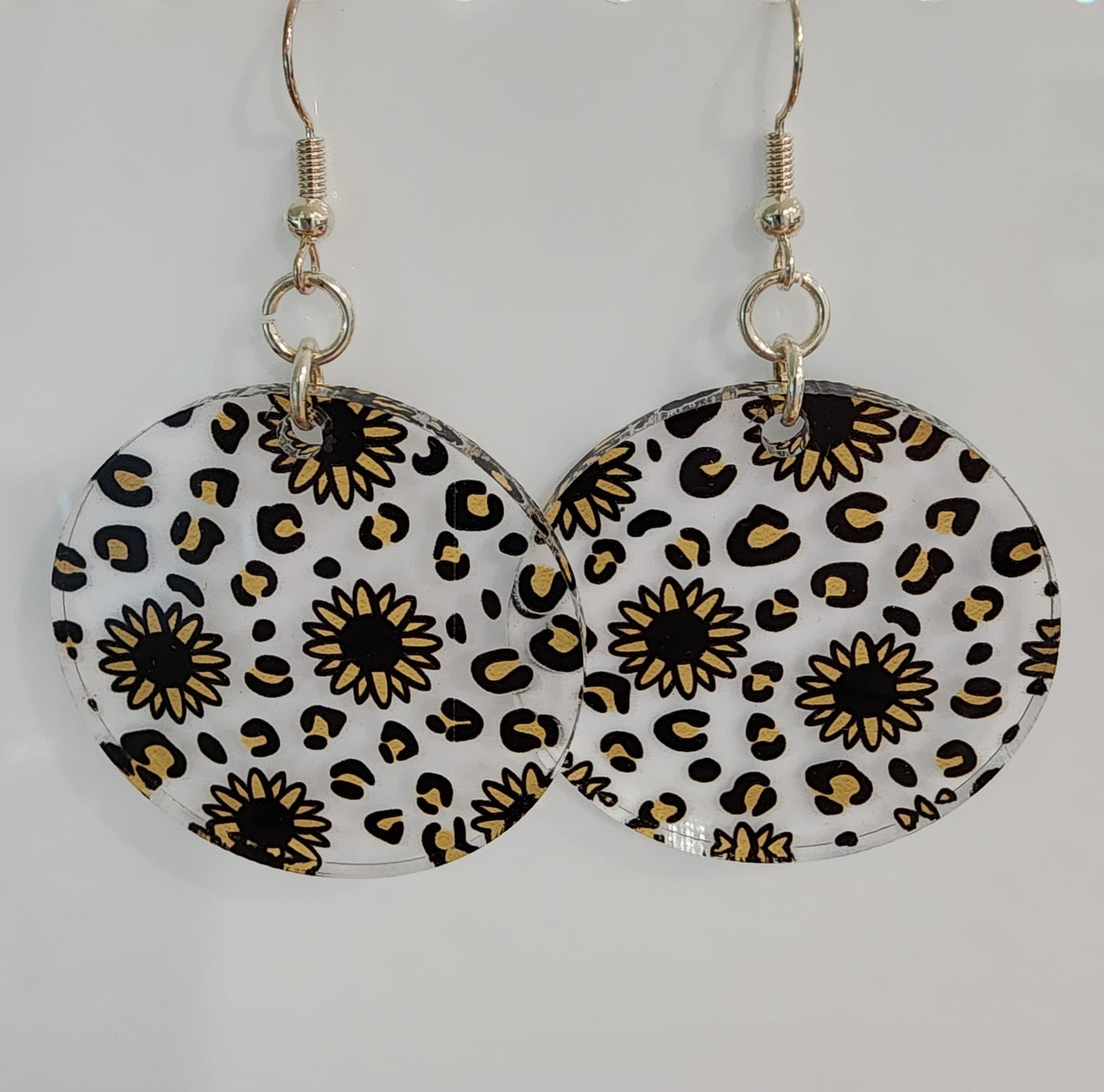 🌼 "Wildflower Vibes" - Daisy Leopard Print Earrings