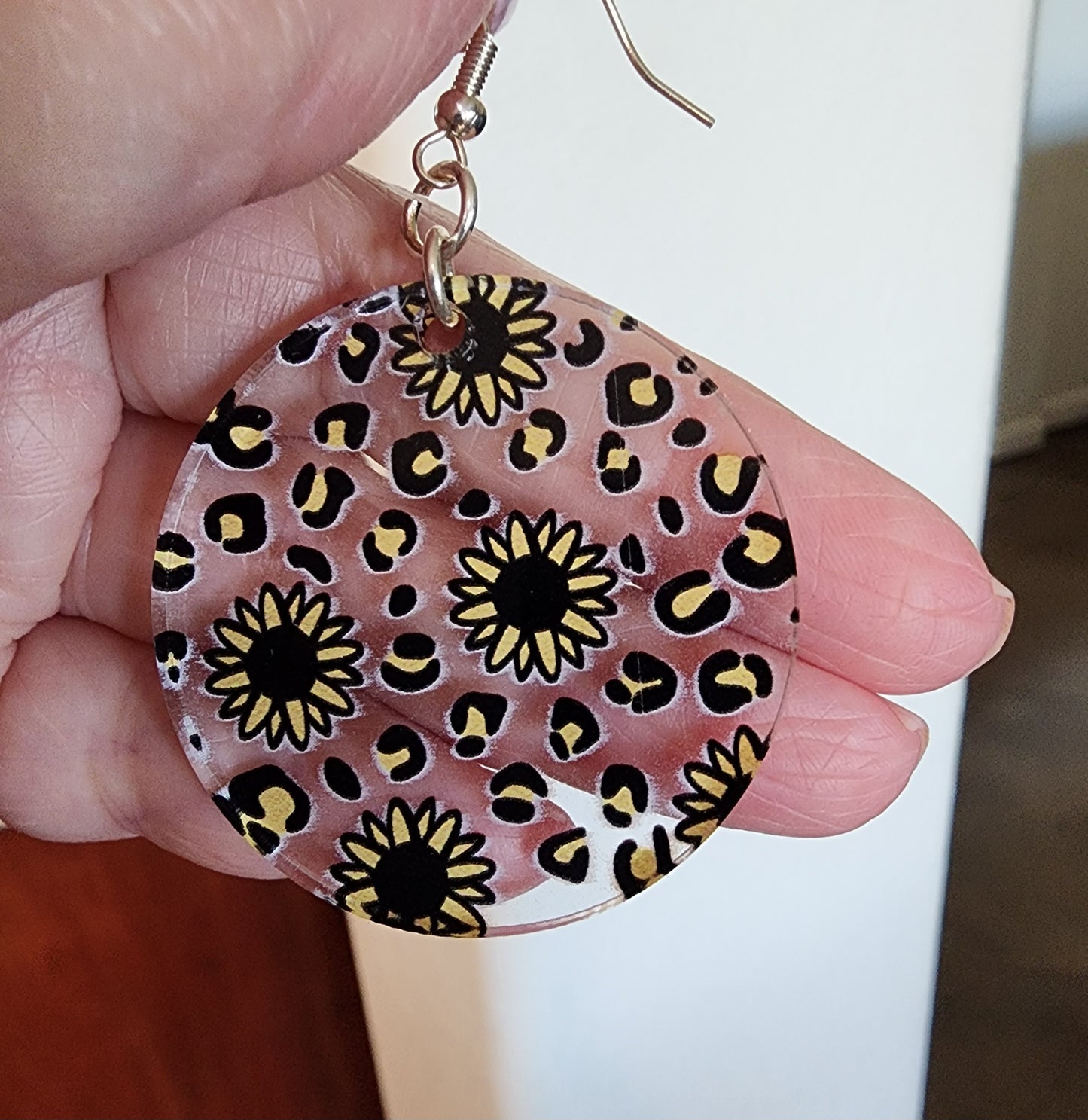 🌼 "Wildflower Vibes" - Daisy Leopard Print Earrings